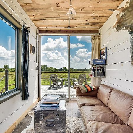 Flophouze Shipping Container Hotel Round Top Zewnętrze zdjęcie